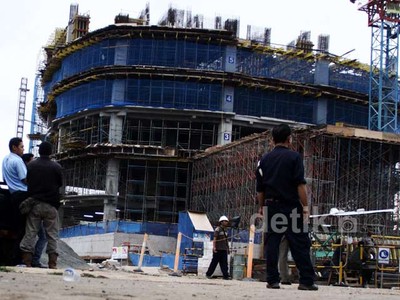 Pembangunan Gedung Manhattan Makan Korban