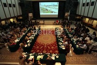 Gubernur DKI Jakarta Joko Widodo menggelar public hearing terkait proyek monorel di Balai Kota, Jakarta.