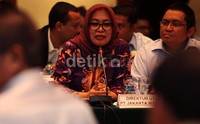 Menurut Direktur Utama Jakarta Monorail Sukmawati, tarif monorel sekali jalan kurang dari Rp 10.000 atau tepatnya Rp 9.000 per orang.