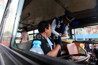 Petugas memeriksa kelengkapan surat-surat salah seorang sopir.