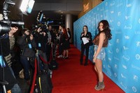 Pelantun 'Paralyzed' itu berpose di red carpet. Jason Merritt/Getty Images for Tribal Brands.