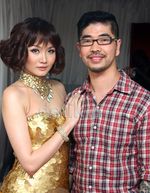 Kemesraan Alena Wu & Suami