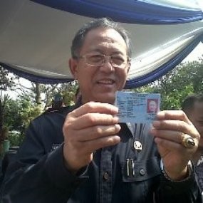 Wah! Dalam Kelapa Ada e-KTP Milik Walikota Bandung