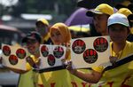 Karyawan Indosat Demo di Bundaran HI