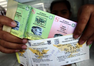Tiket Kopaja Sudah Dijual di Halte Busway