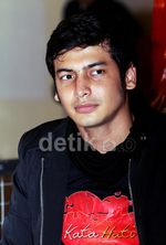 Si Ganteng Boy Hamzah