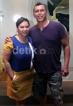 Bang Tigor & Istri Barunya