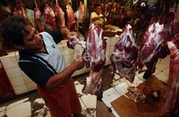 Selama ini pasokan daging tidak bermasalah tetapi harga terus meningkat.
