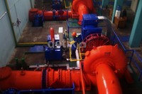 Ruang mesin PLTM Walesi 6 & 7. Beroperasinya PLTMH Walesi 6 dan 7, PLN berhasil mengurangi penggunaan BBM menjadi hanya sekitar 120 kilo Liter (kL) setiap bulannya dari sebelumnya yang rata-rata harus menghabiskan sekitar 280 kL BBM Solar.