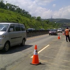 Arus Tol Cipularang Diprediksi Lancar Dalam 2 Jam
