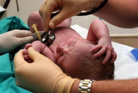 Tak Hanya Orang Dewasa, Bayi Juga Bisa Kena Penyakit Jantung