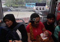 Masyarakatpun mulai menikmati busway Koridor XII .