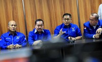 Dalam keterangannya, Anas juga mewajibkan seluruh jajaran DPD dan DPC PD untuk meneken pakta integritas. Dia menyerukan pakta integritas PD sebagai aturan tegas yang harus dipatuhi.