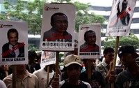 Sejumlah massa melakukan aksi unjukrasa di depan gedung KPK. Ramses/detikfoto