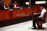 Rasyid Rajasa Jalani Sidang Perdana