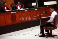Akibat peristiwa itu, 2 orang meninggal.