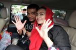 Rieke dan Suami Rayakan Valentine di Bekasi