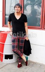 Indra Birowo Bergaya Bak Anak Muda