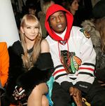 Gaya CL 2NE1 di Fashion Show Jeremy Scott