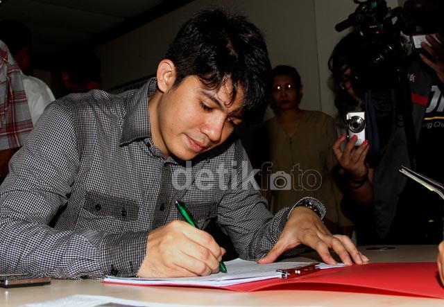 Irwansyah Daftar Jadi Caleg