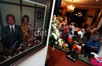 Foto Habibie dan Ainun terpajang di salah satu dinding rumah. Ainun wafat pada 22 Mei 2010 di RS Muenchen Jerman.