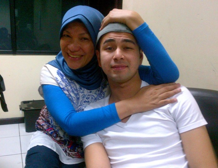 Mengapa Dorce Kunjungi Raffi Ahmad Tengah Malam?