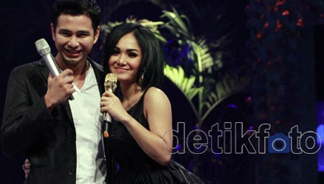 Yuni Jenguk Bawa Buku Mengobati Luka Hati, Raffi: Saya Nggak Sakit Hati!