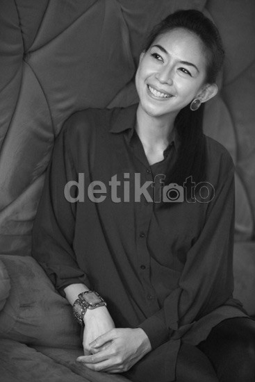 Hitam-Putih Gesata Stella