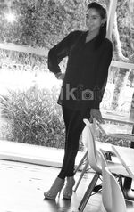 Hitam-Putih Gesata Stella