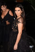 Hamil, Kim Kardashian Makin Cantik