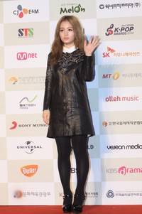 Lee Hi mendapatkan piala Song of the Year bulan November lewat lagu '1,2,3,4'. TenAsia/ Park Jin-soo.