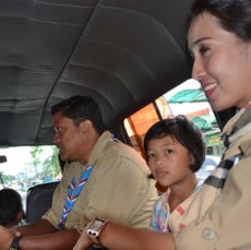 Dede Yusuf dan Istri Kampanye di Bogor Naik Angkot