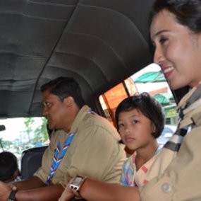 Dede Yusuf dan Istri Kampanye di Bogor Naik Angkot