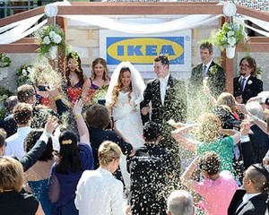 Kalahkan 500 Orang, Pasangan Ini Bisa Menikah Gratis di IKEA Saat Valentine