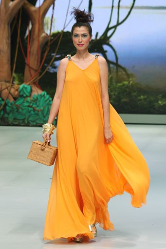 Jakarta, Indonesia - 14 Februari 2013. Ivan Gunawan Tenun Mandar. Indonesia Fashion Week 2013 at Jakarta Convention Center. Jakarta. [Foto: Mohammad Abduh/Wolipop]