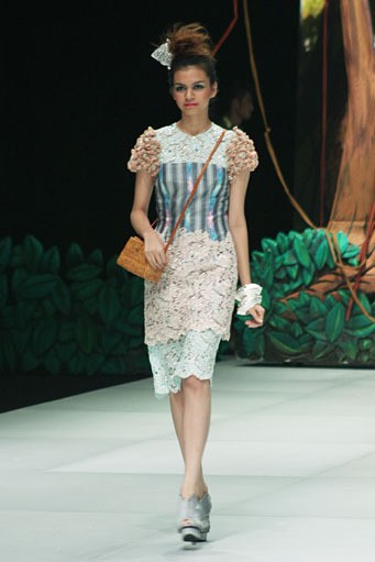 Jakarta, Indonesia - 14 Februari 2013. Ivan Gunawan Tenun Mandar. Indonesia Fashion Week 2013 at Jakarta Convention Center. Jakarta. [Foto: Mohammad Abduh/Wolipop]