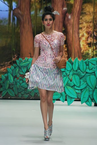 Jakarta, Indonesia - 14 Februari 2013. Ivan Gunawan Tenun Mandar. Indonesia Fashion Week 2013 at Jakarta Convention Center. Jakarta. [Foto: Mohammad Abduh/Wolipop]