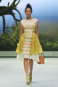 Jakarta, Indonesia - 14 Februari 2013. Ivan Gunawan Tenun Mandar. Indonesia Fashion Week 2013 at Jakarta Convention Center. Jakarta. [Foto: Mohammad Abduh/Wolipop]