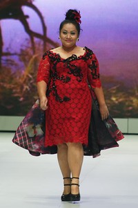 Jakarta, Indonesia - 14 Februari 2013. Ivan Gunawan Tenun Mandar. Indonesia Fashion Week 2013 at Jakarta Convention Center. Jakarta. [Foto: Mohammad Abduh/Wolipop]