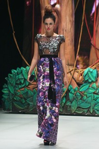 Jakarta, Indonesia - 14 Februari 2013. Ivan Gunawan Tenun Mandar. Indonesia Fashion Week 2013 at Jakarta Convention Center. Jakarta. [Foto: Mohammad Abduh/Wolipop]