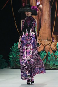 Jakarta, Indonesia - 14 Februari 2013. Ivan Gunawan Tenun Mandar. Indonesia Fashion Week 2013 at Jakarta Convention Center. Jakarta. [Foto: Mohammad Abduh/Wolipop]