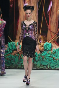 Jakarta, Indonesia - 14 Februari 2013. Ivan Gunawan Tenun Mandar. Indonesia Fashion Week 2013 at Jakarta Convention Center. Jakarta. [Foto: Mohammad Abduh/Wolipop]