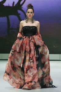 Jakarta, Indonesia - 14 Februari 2013. Ivan Gunawan Tenun Mandar. Indonesia Fashion Week 2013 at Jakarta Convention Center. Jakarta. [Foto: Mohammad Abduh/Wolipop]