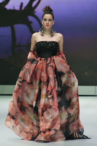 Jakarta, Indonesia - 14 Februari 2013. Ivan Gunawan Tenun Mandar. Indonesia Fashion Week 2013 at Jakarta Convention Center. Jakarta. [Foto: Mohammad Abduh/Wolipop]