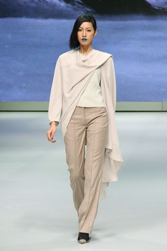 Jakarta, Indonesia - 14 Februari. KRATON by Auguste SoesastroAutumn Winter 2013 - 2014. Indonesia Fashion Week 2013 at Jakarta Convention Center. 14 Februari 2013. Jakarta. [Foto: Mohammad Abduh/Wolipop]