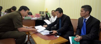 Menurut mereka negara dirugikan Rp 16,8 Triliun akibat perbuatan ini. (hendro)