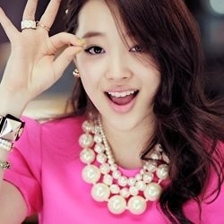 Tampil Cantik Natural Ala Sulli f(x)
