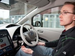 Mobil Ini Pengendaranya Sebuah iPad