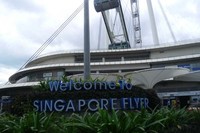 Singapore Flyer beroperasi 14 jam per hari mulai pukul 08.30 pagi hingga pukul 10.30 malam waktu setempat. Nah, setelah mengantongi tiket pengunjung digiring ke lantai 2 pintu masuk flyer. Pemeriksaan pengunjung cukup ketat dengan menggunakan metal detector (Aan/detikTravel)