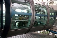 Ada 28 kapsul yang masing_masing berkapasitas 28 orang. Kapsul-kapsul itu full AC dan dilengkapi kaca pengaman dari sinar matahari serta alat pemadam kebakaran dan 2 LCD (Aan/detikTravel)
